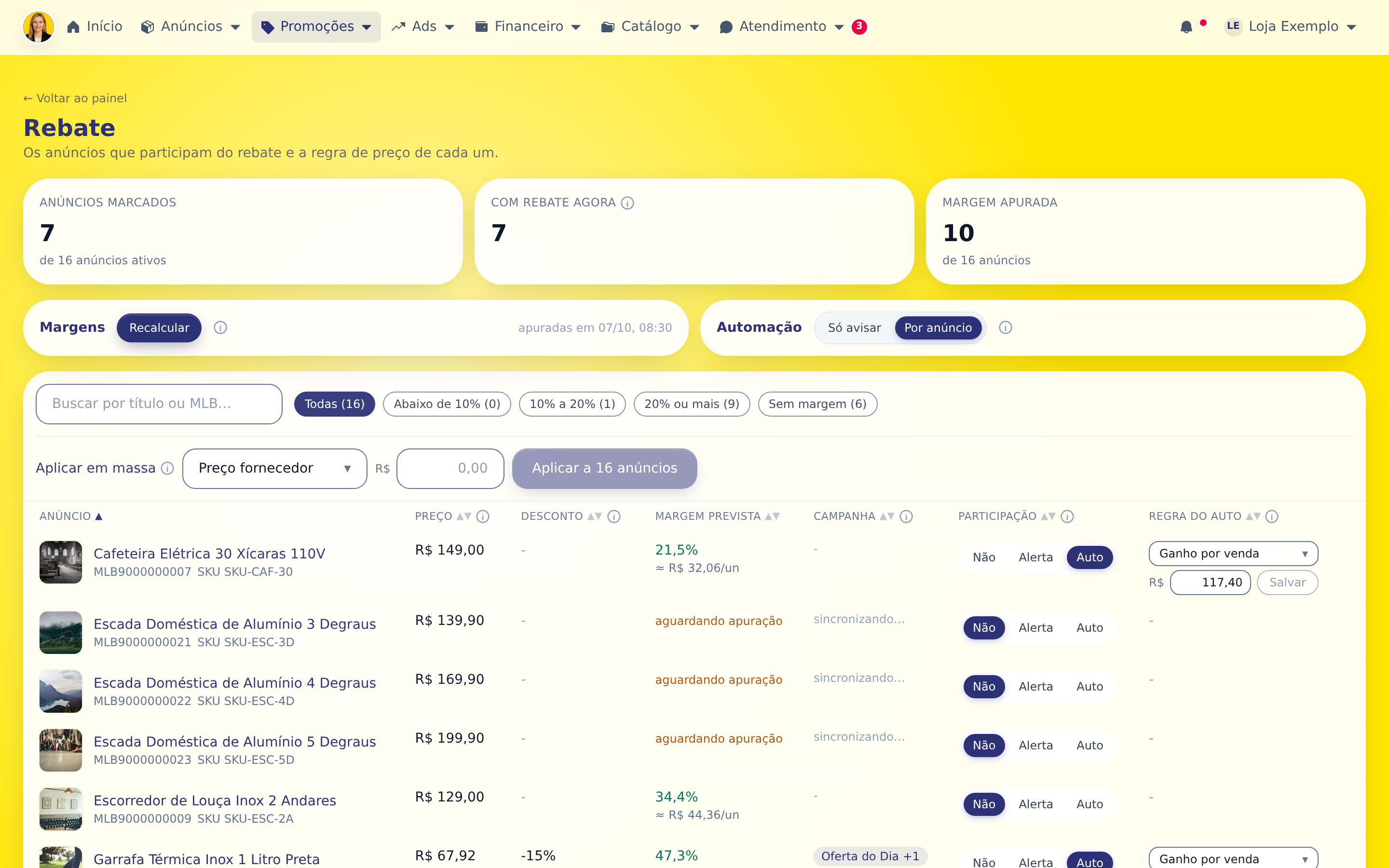 Passo 1: A faixa do topo mostra quantos anúncios estão marcados, quantos têm rebate agora e quantas margens já foram apuradas. A tabela traz preço, desconto, margem prevista, campanha e a participação de cada anúncio: Não, Alerta ou Auto.